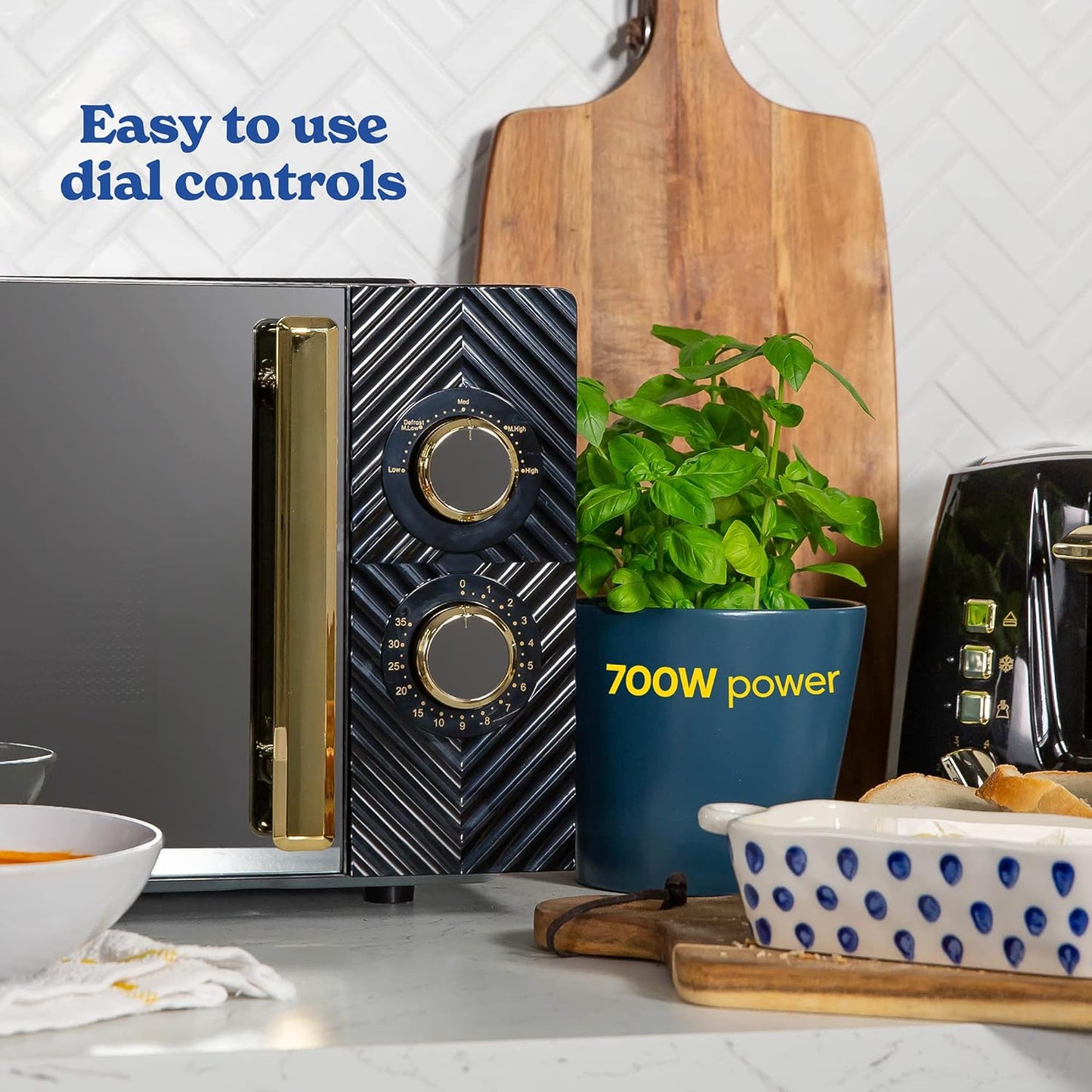 Russell Hobbs 17 Litre 700W Black Solo Manual Microwave With Groove Design, 5 Power Levels, Integrated Timer And Defrost Function, Easy Clean RHMM723B