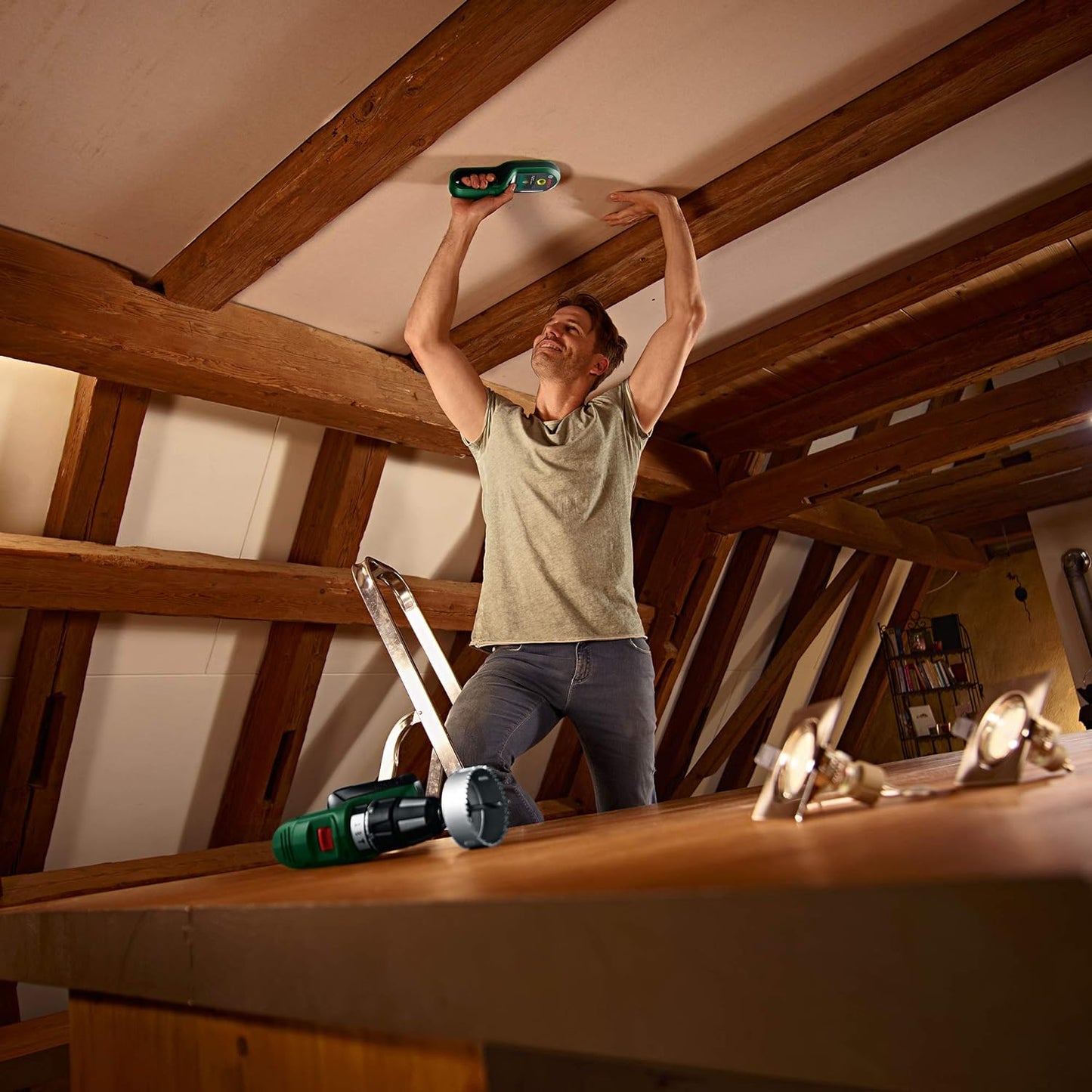 Bosch Home & Garden Digital Detector UniversalDetect (Protective Case, 4 x AAA Batteries Included, in Box)