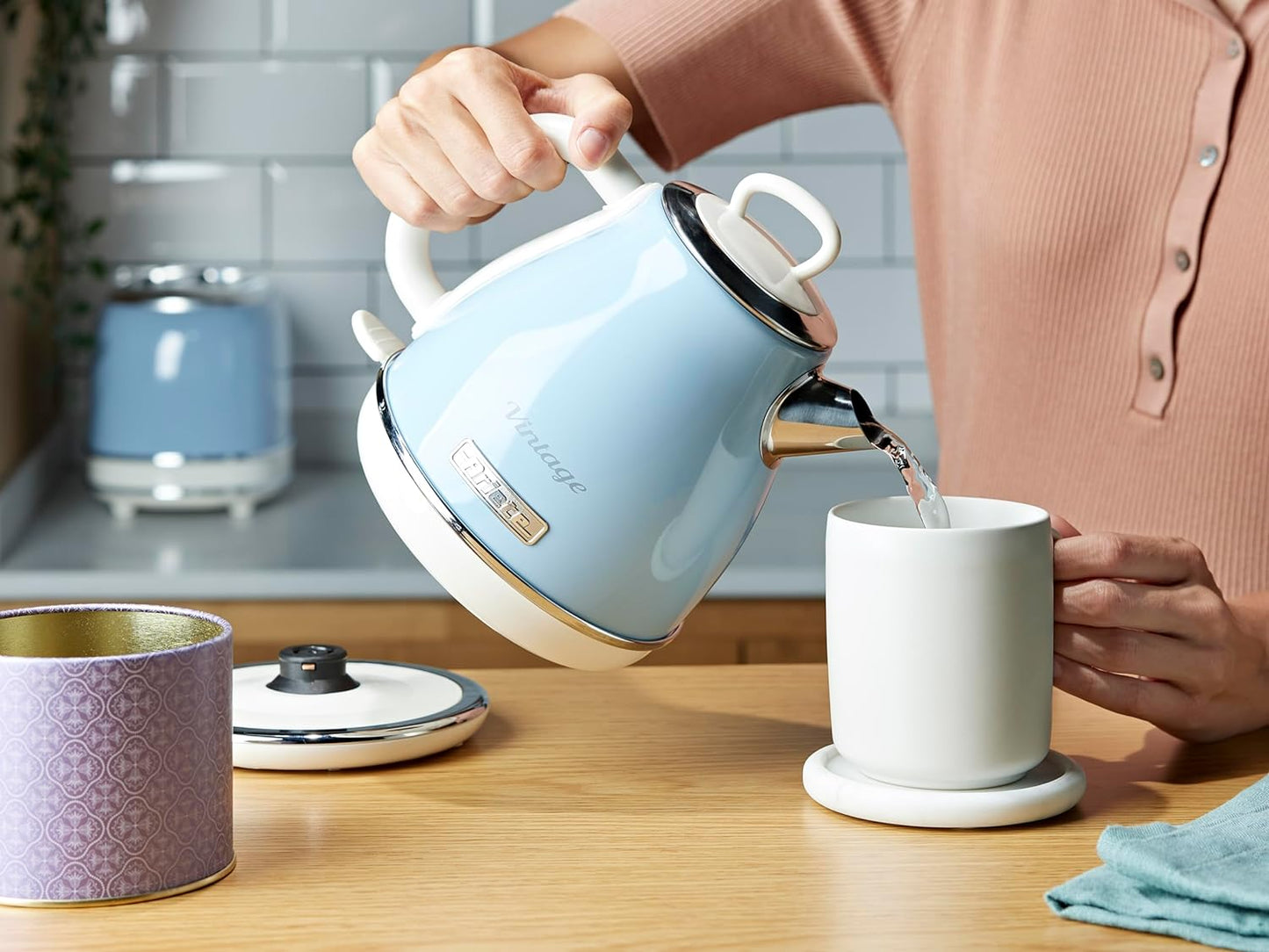 Ariete 2869 Vintage Electric Kettle Stainless Steel 1 Litre for Water, Tea and Herbal Teas with Automatic Shut-Off 2000W Light Blue