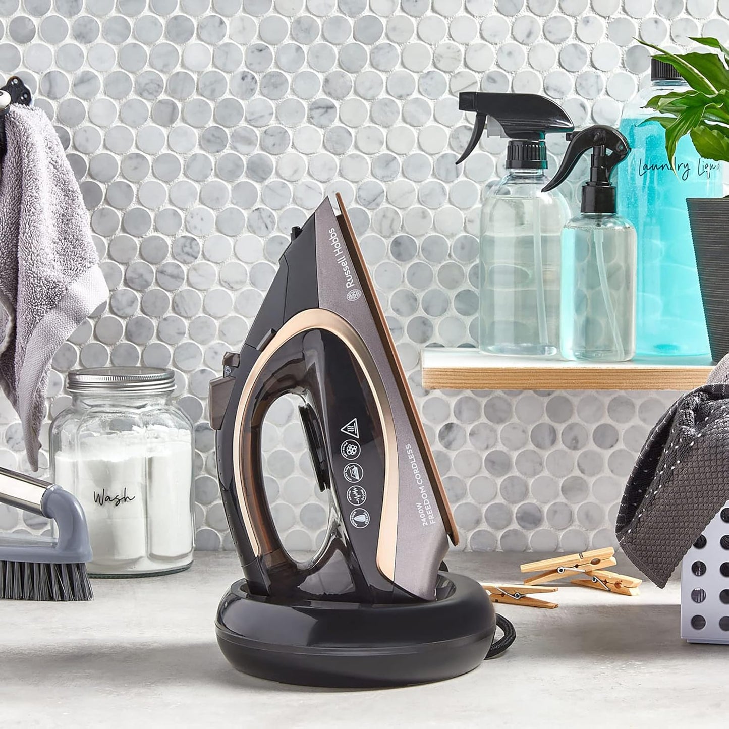 Russell Hobbs Freedom Cordless Steam Iron, RHC580, 2400W (AU Plug), Copper Coated Ceramic Soleplate to Store Heat, 135g Shot + 40g Continuous Steam, Variable Temperature Settings, Black