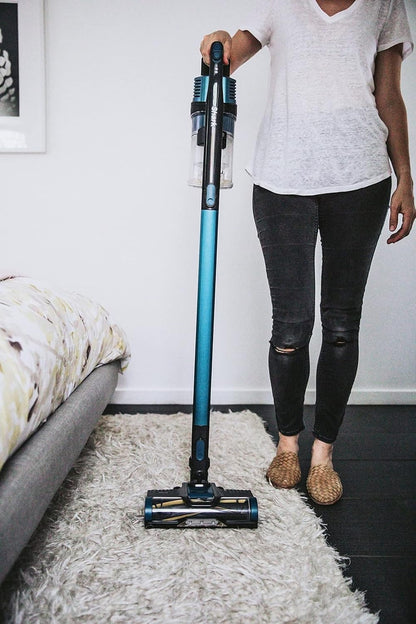 Shark Cordless Vacuum with Self Cleaning Brushroll, 3 Cleaning Modes, 40 Mins Runtime, Transforms Into Handheld, IZ102, Peacock Blue & Charcoal Grey