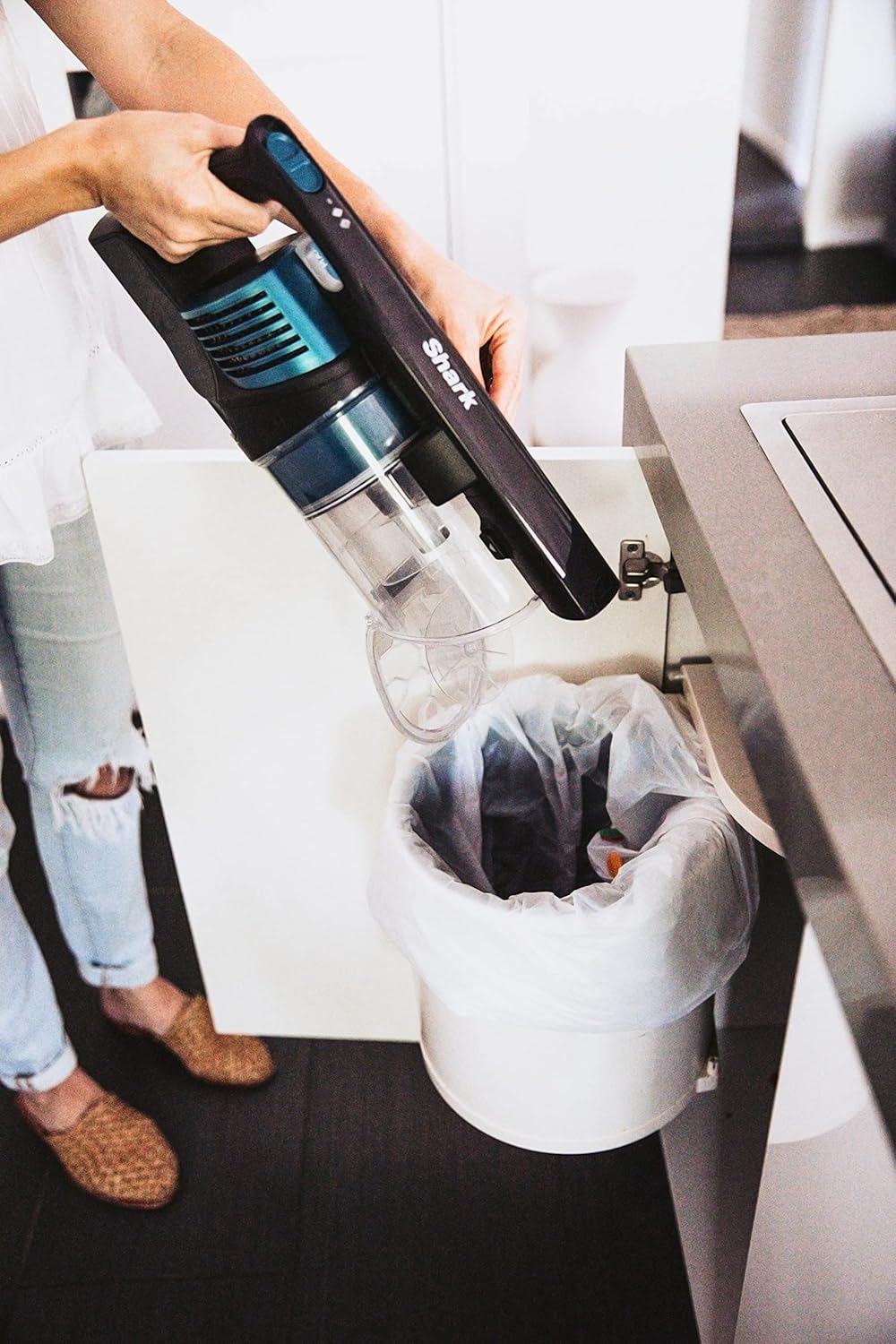 Shark Cordless Vacuum with Self Cleaning Brushroll, 3 Cleaning Modes, 40 Mins Runtime, Transforms Into Handheld, IZ102, Peacock Blue & Charcoal Grey